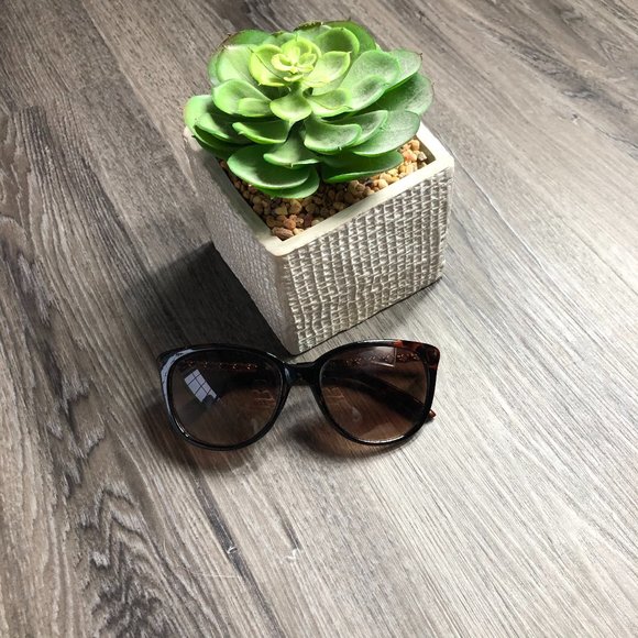 Brown sunglasses - Picture 1 of 1